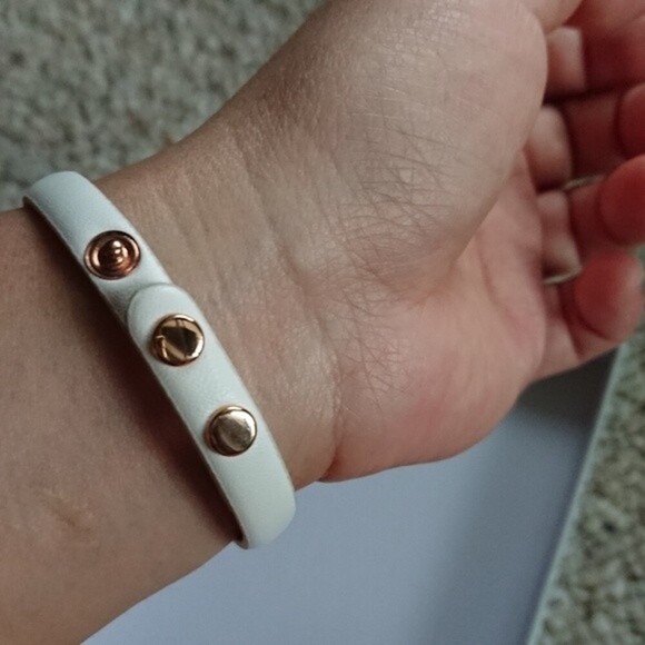 Betsey Johnson Owl leather band Bracelet - Picture 7 of 9